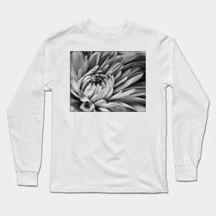 Dahlia in black and white Long Sleeve T-Shirt